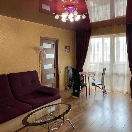 New Apartments With Panoramic Views On Avenue Nauky Kharkiv Extérieur photo