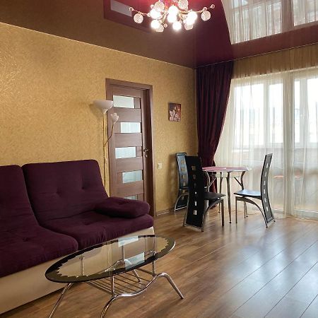 New Apartments With Panoramic Views On Avenue Nauky Kharkiv Extérieur photo